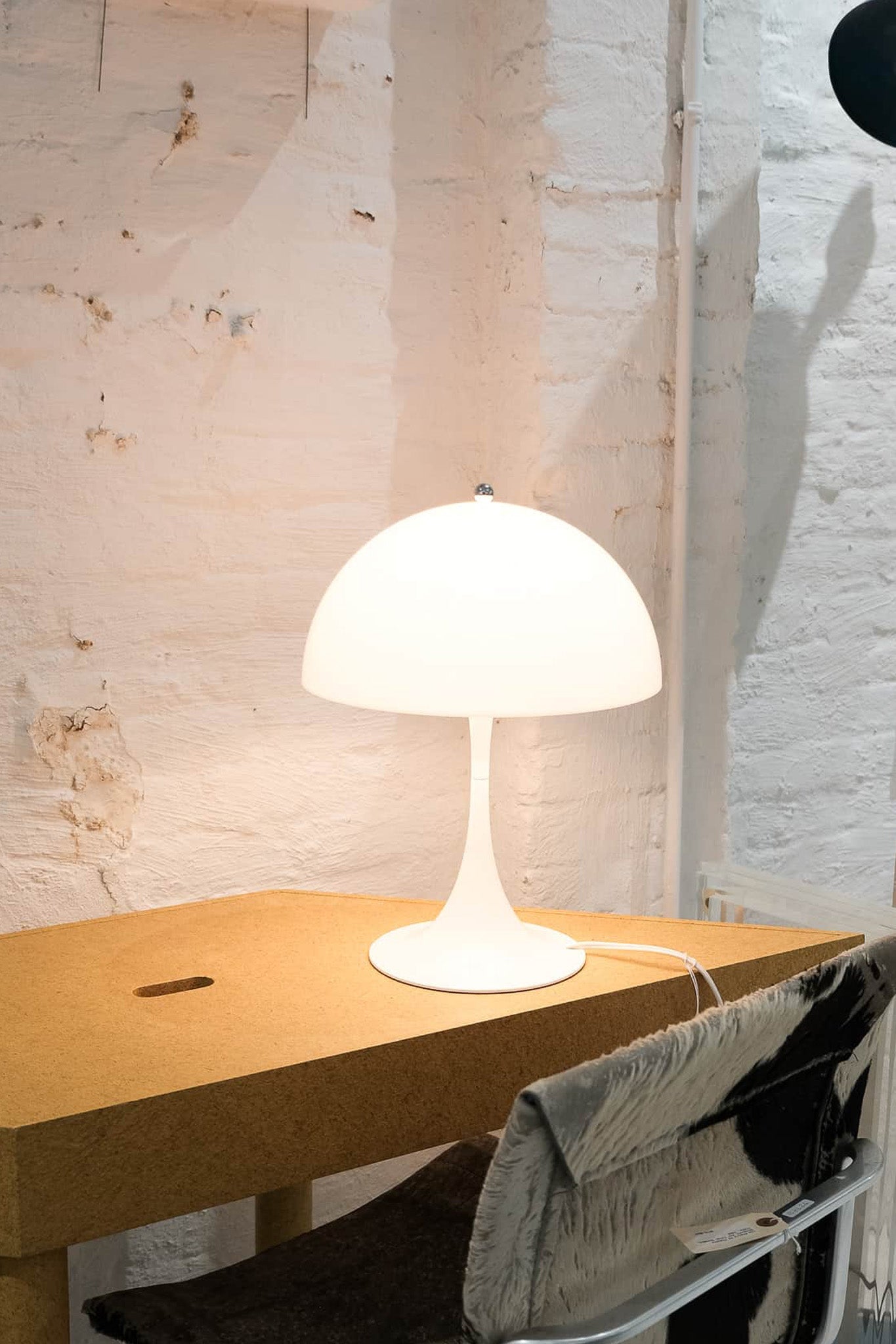 Panthella 320 Table Lamp by Louis Poulsen – renewfinds