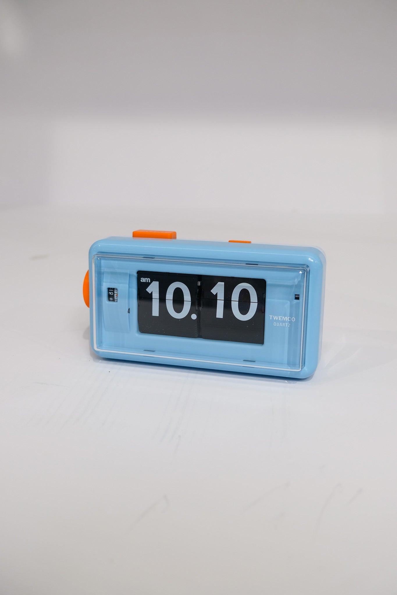 TWEMCO Alarm Flip Clock AL-30 – renewfinds