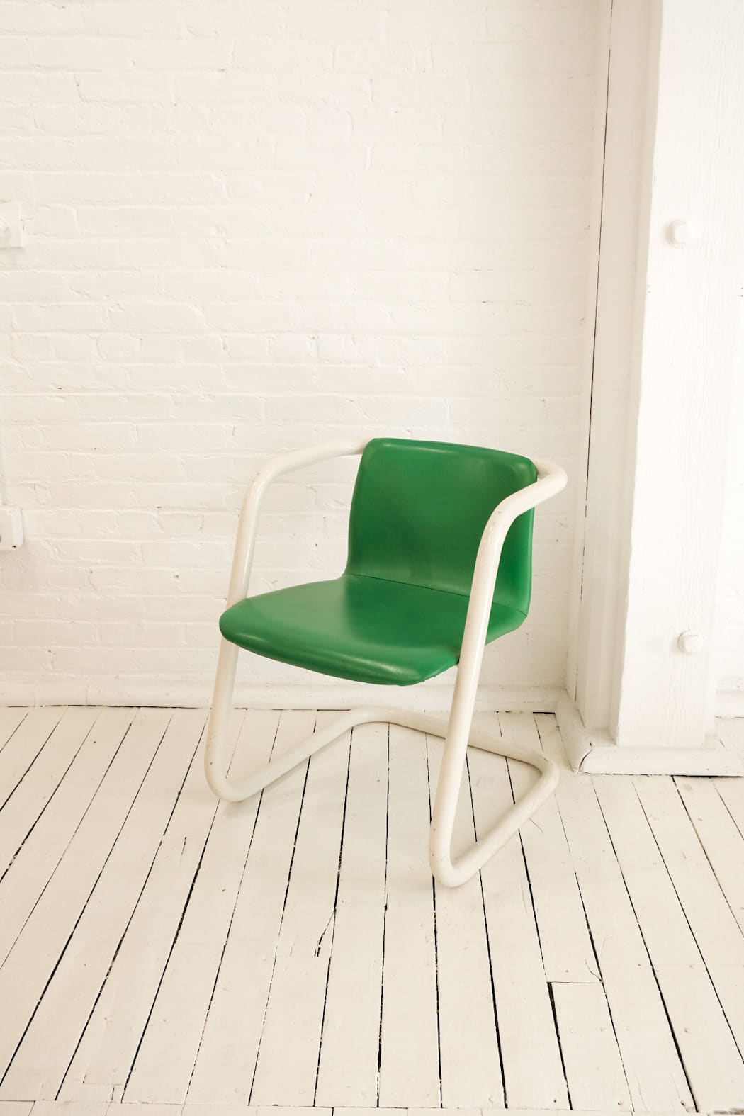 Kinetics Green Vinyl Chair : RENTAL
