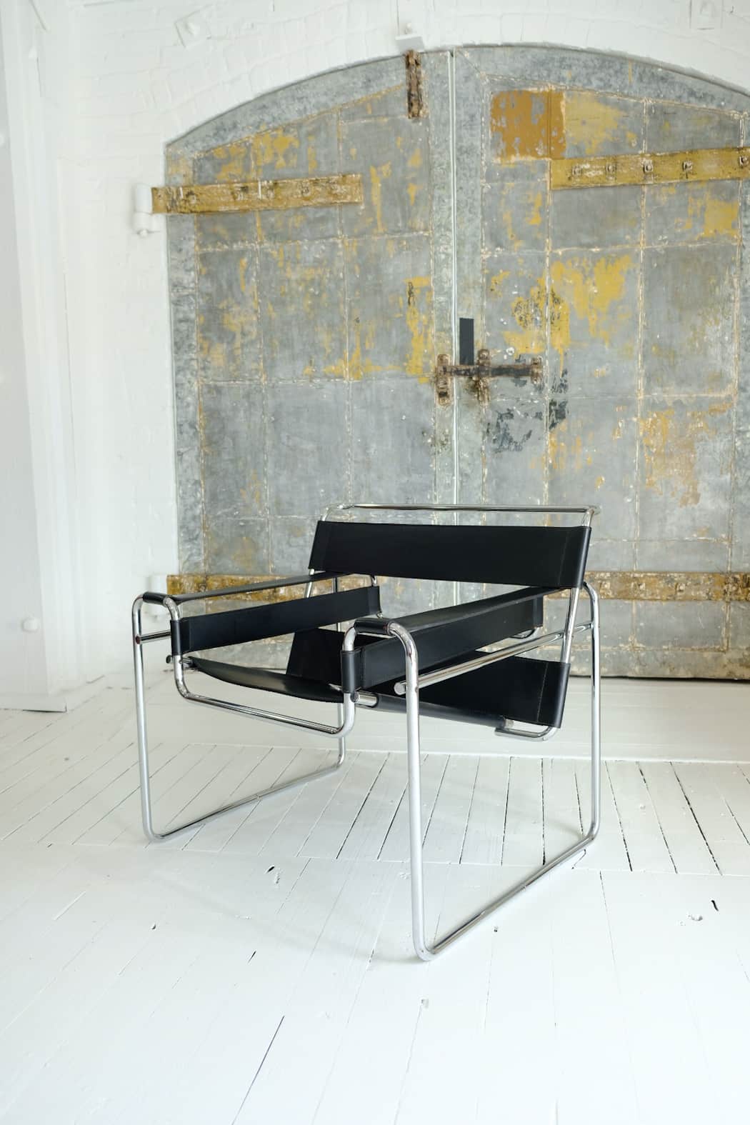 Wassily Chair by Marcel Breuer in Black Leather