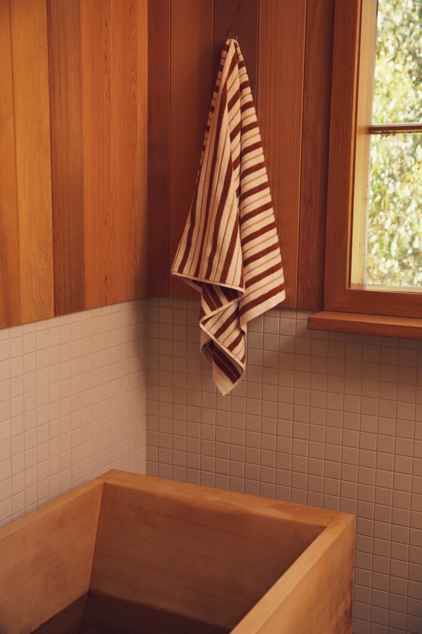 BAINA - Franklin Bath Towel - Fuyu & Chalk