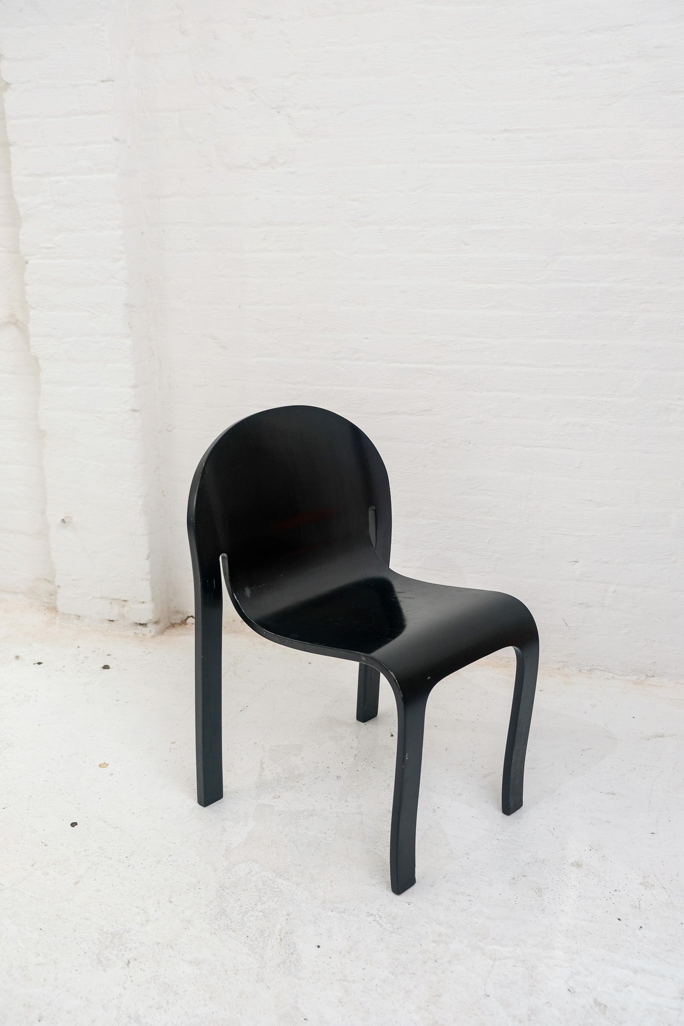 Bodyform Chair by Peter Danko: RENTAL