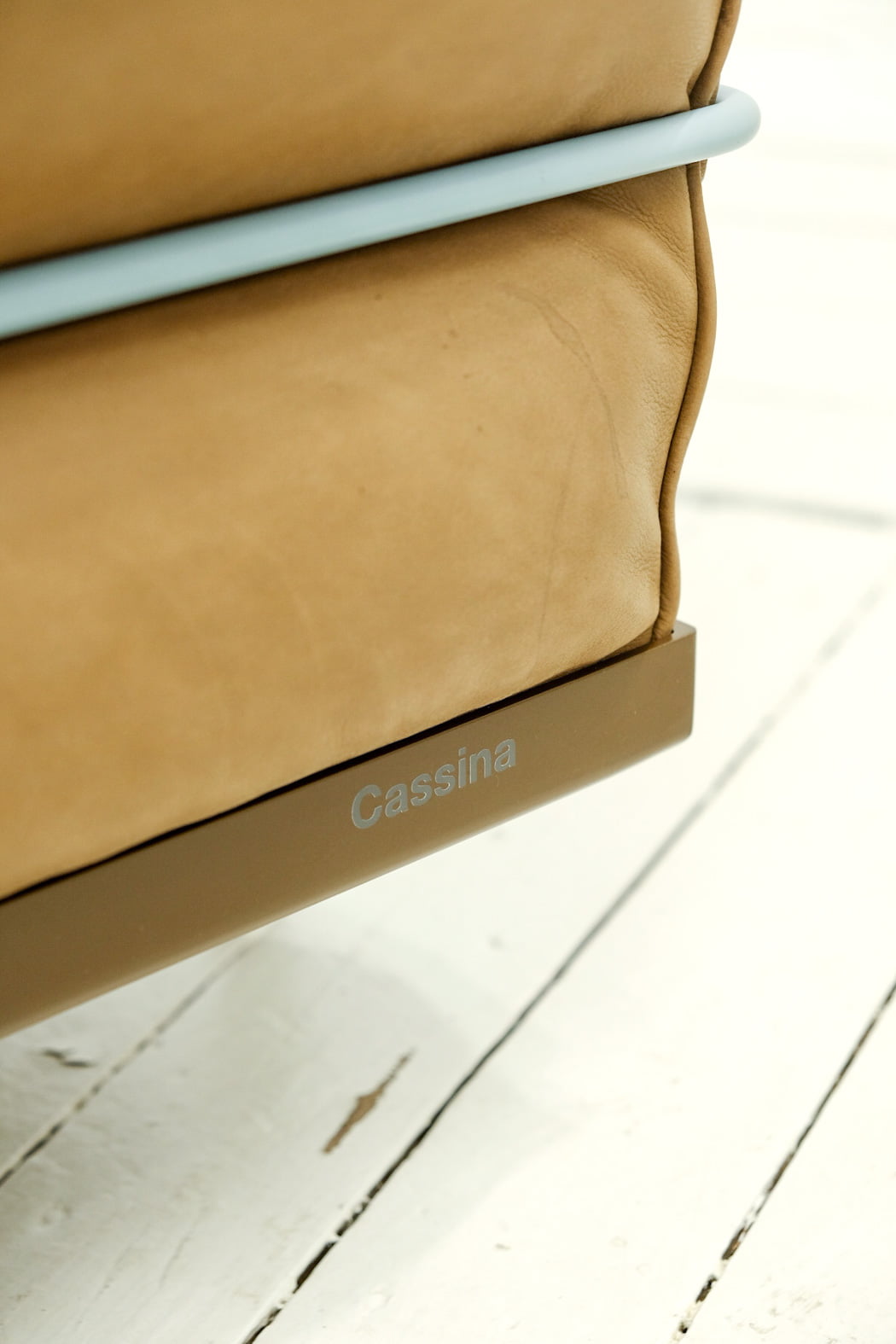 Cassina LC3 Grand Armchair : RENTAL – renewfinds
