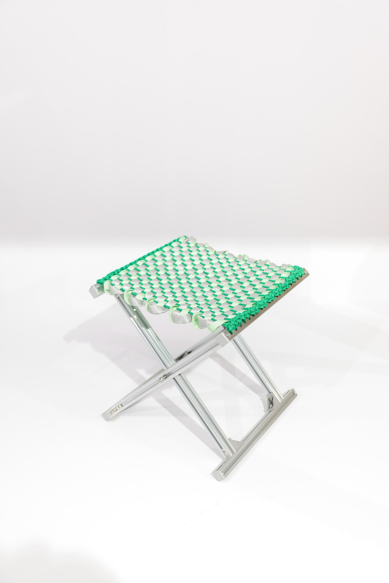 MAZHA Stool/ Pea + Silver