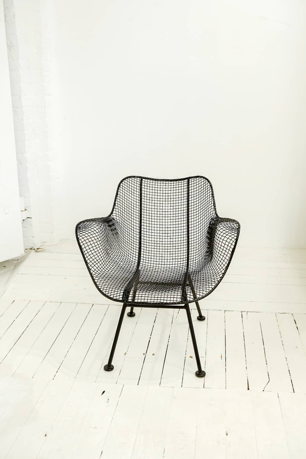 Russell Woodard Black "Sculptura" Chair : RENTAL