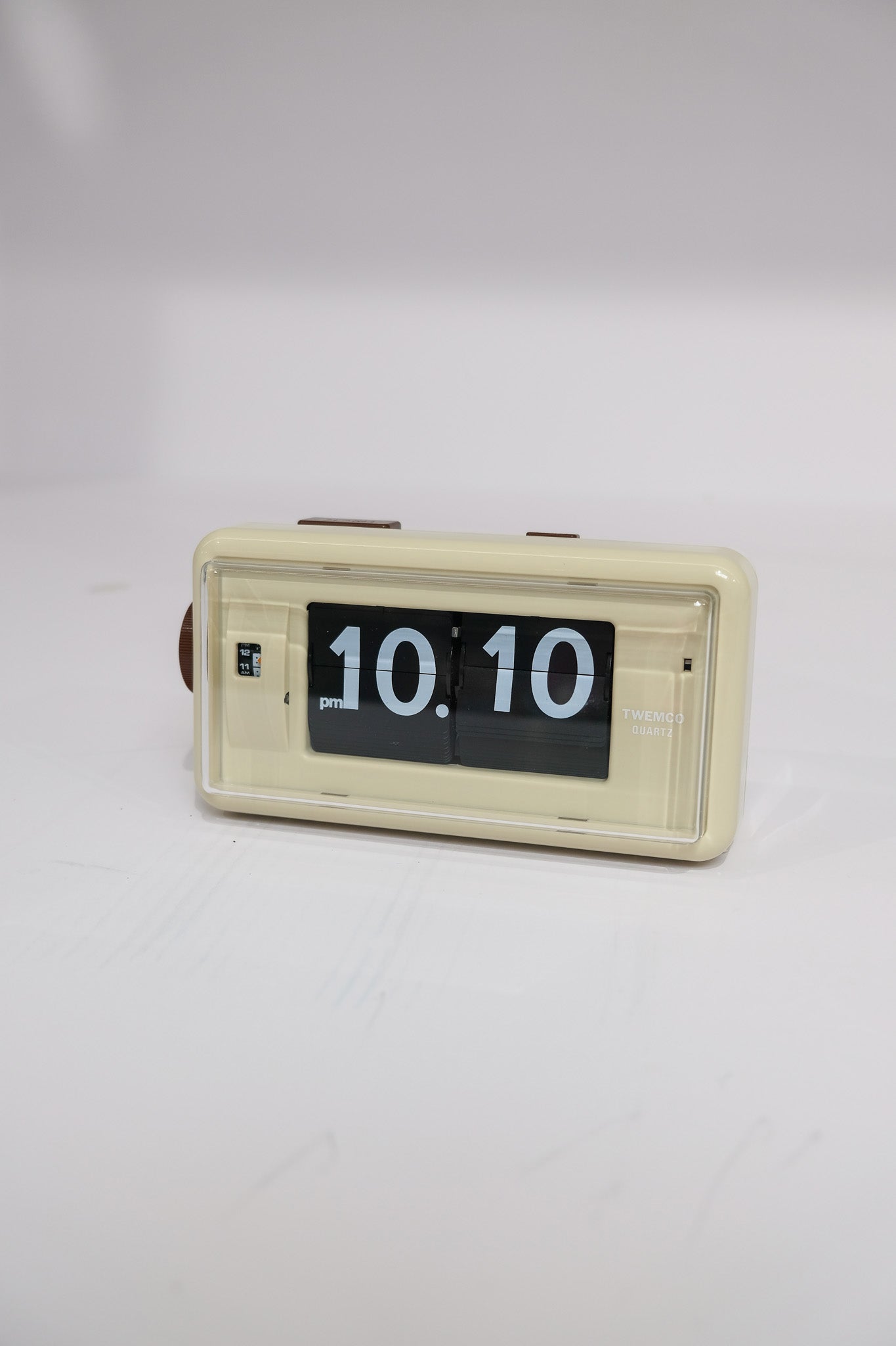 TWEMCO Alarm Flip Clock AL-30 – renewfinds