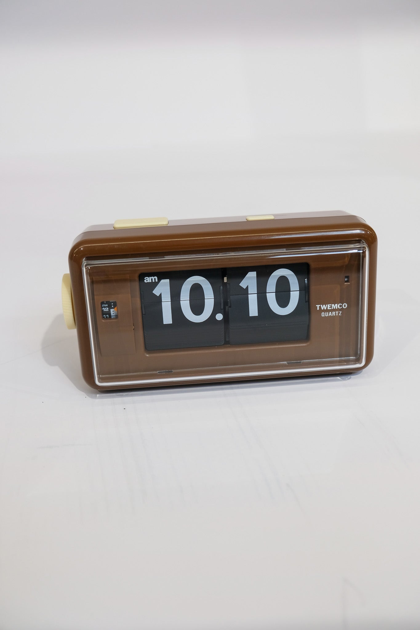 TWEMCO Alarm Flip Clock AL-30 – renewfinds