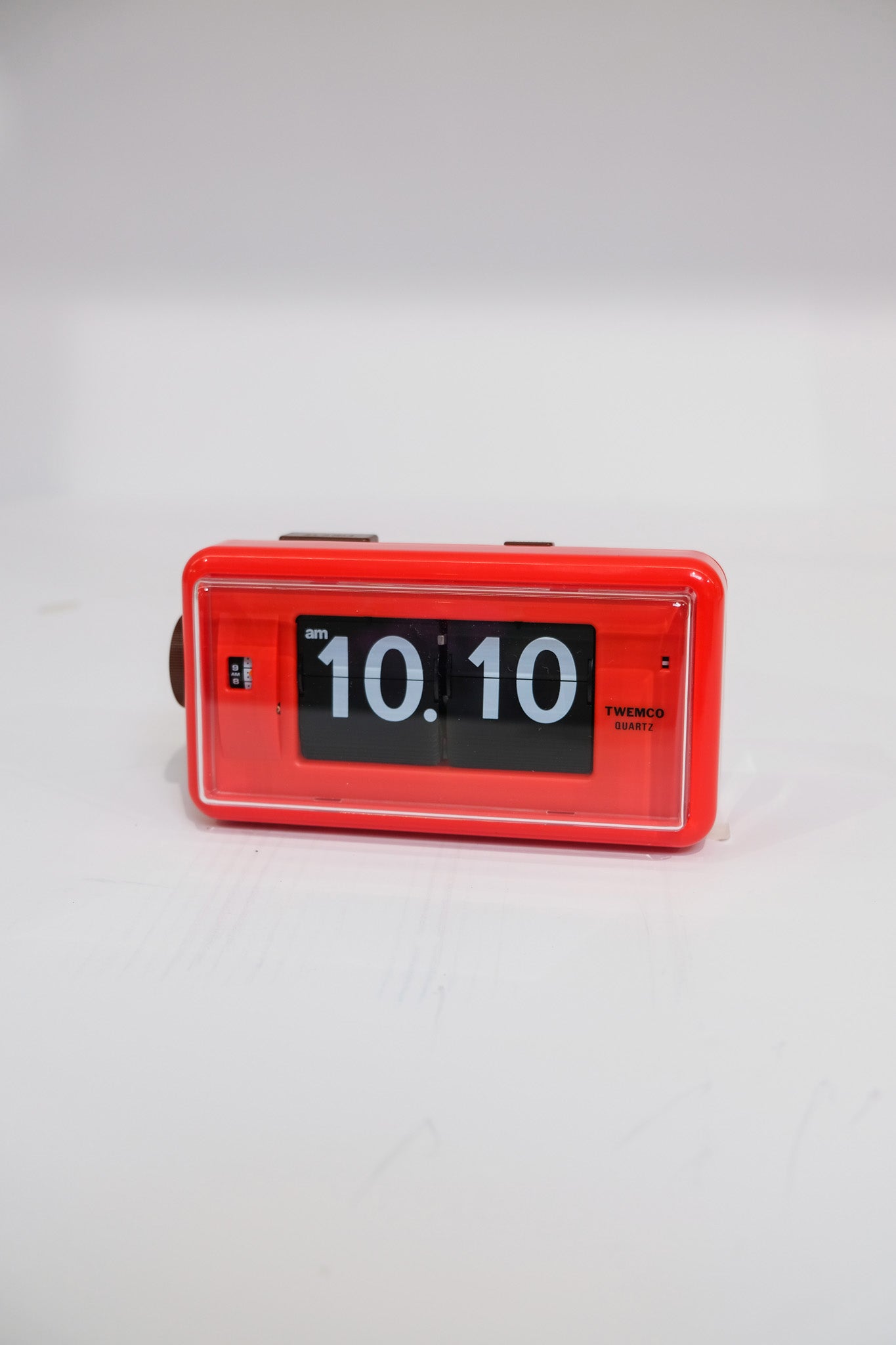 TWEMCO Alarm Flip Clock AL-30