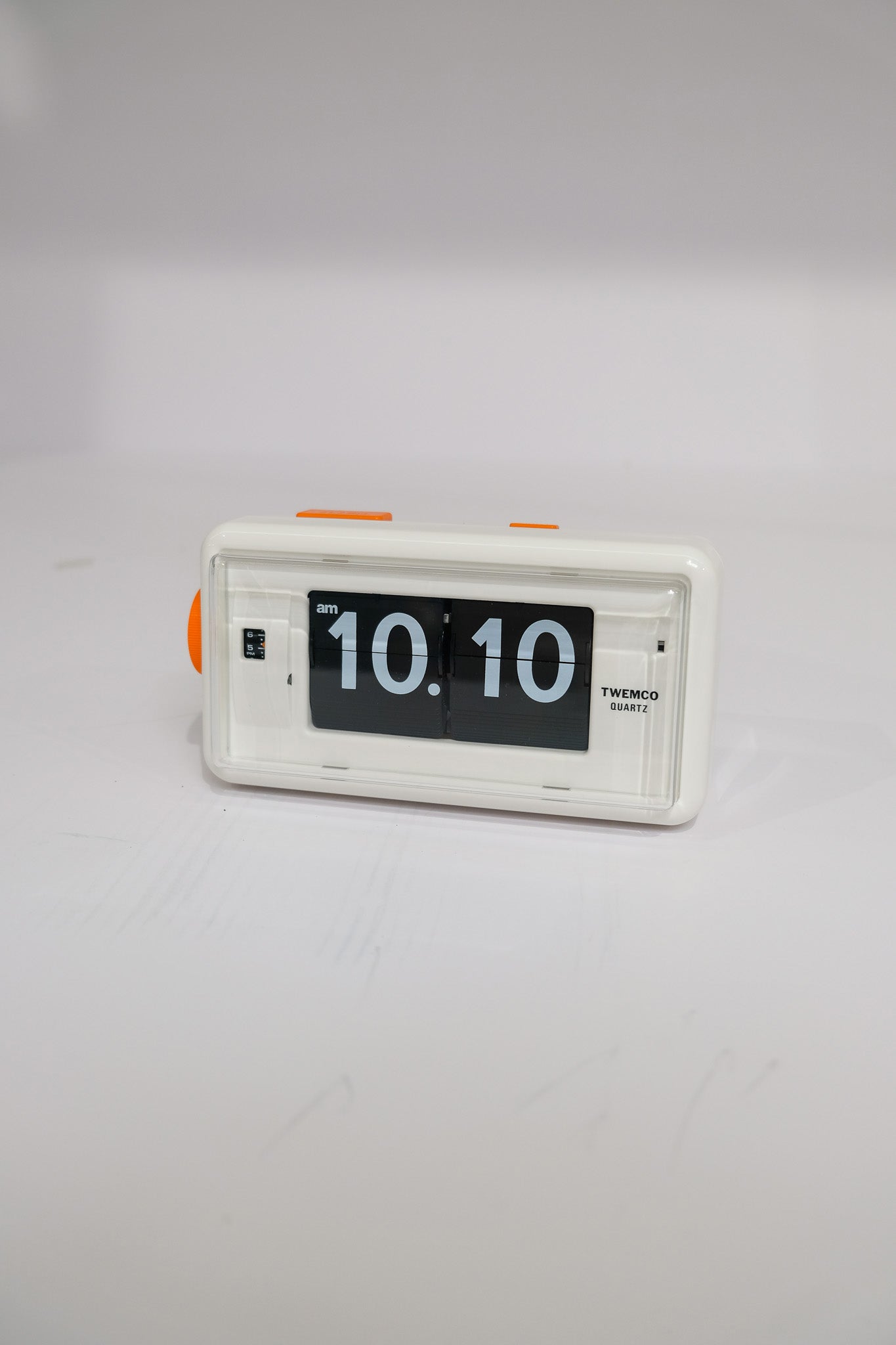TWEMCO Alarm Flip Clock AL-30 – renewfinds