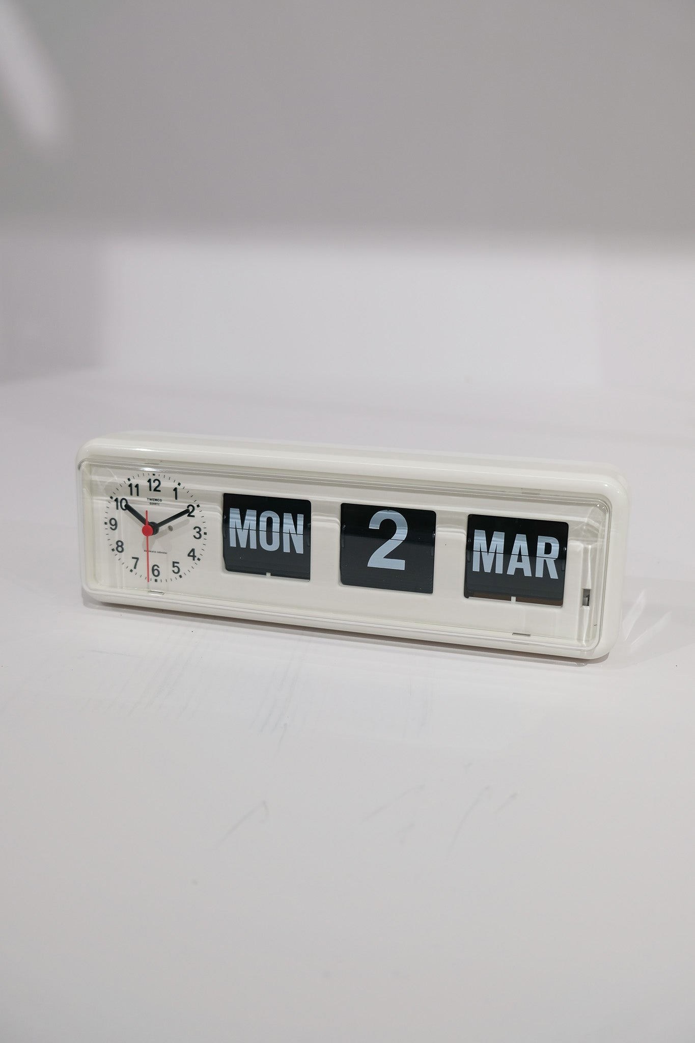 TWEMCO Calendar Flip Clock BQ-38