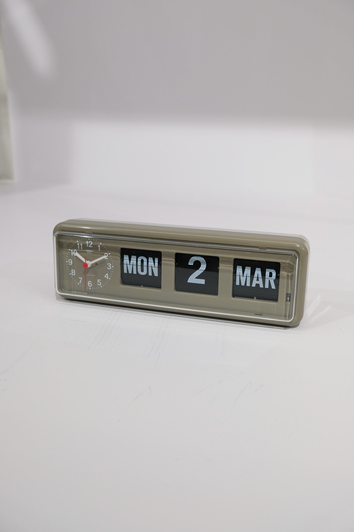 TWEMCO Calendar Flip Clock BQ-38