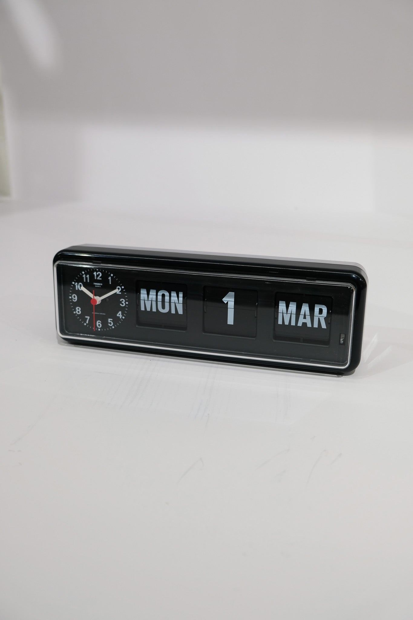 TWEMCO Calendar Flip Clock BQ-38