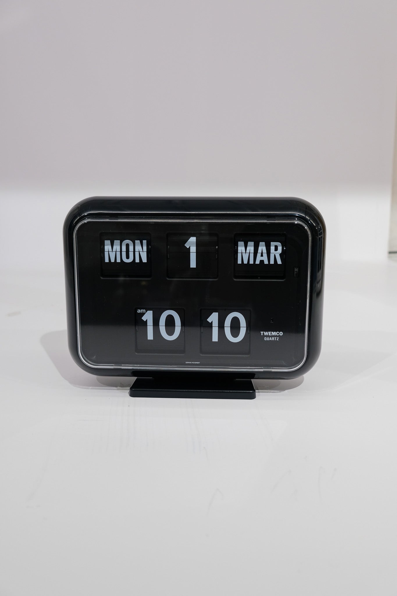 TWEMCO Calendar Flip Clock QD-35