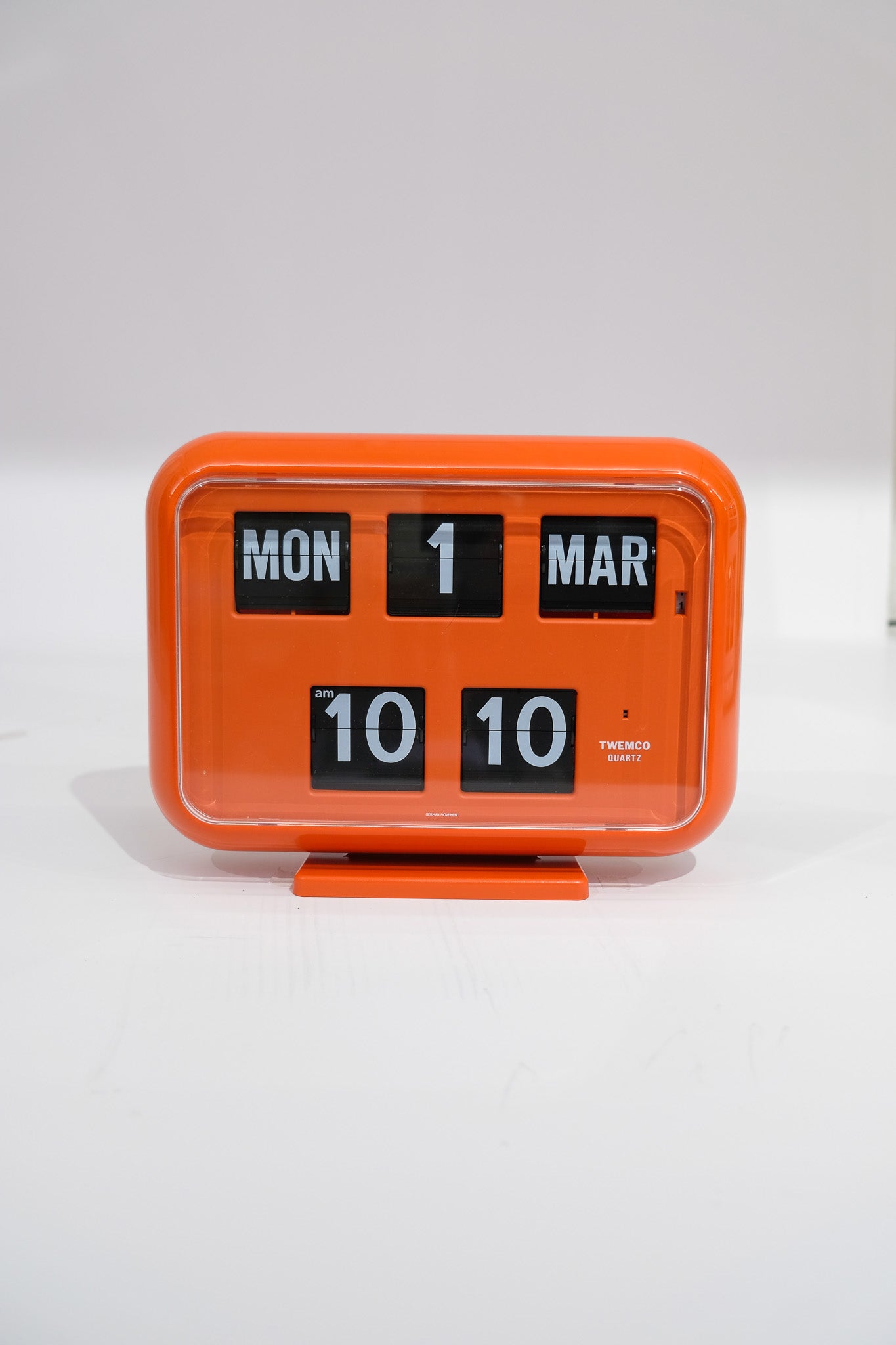 TWEMCO Calendar Flip Clock QD-35