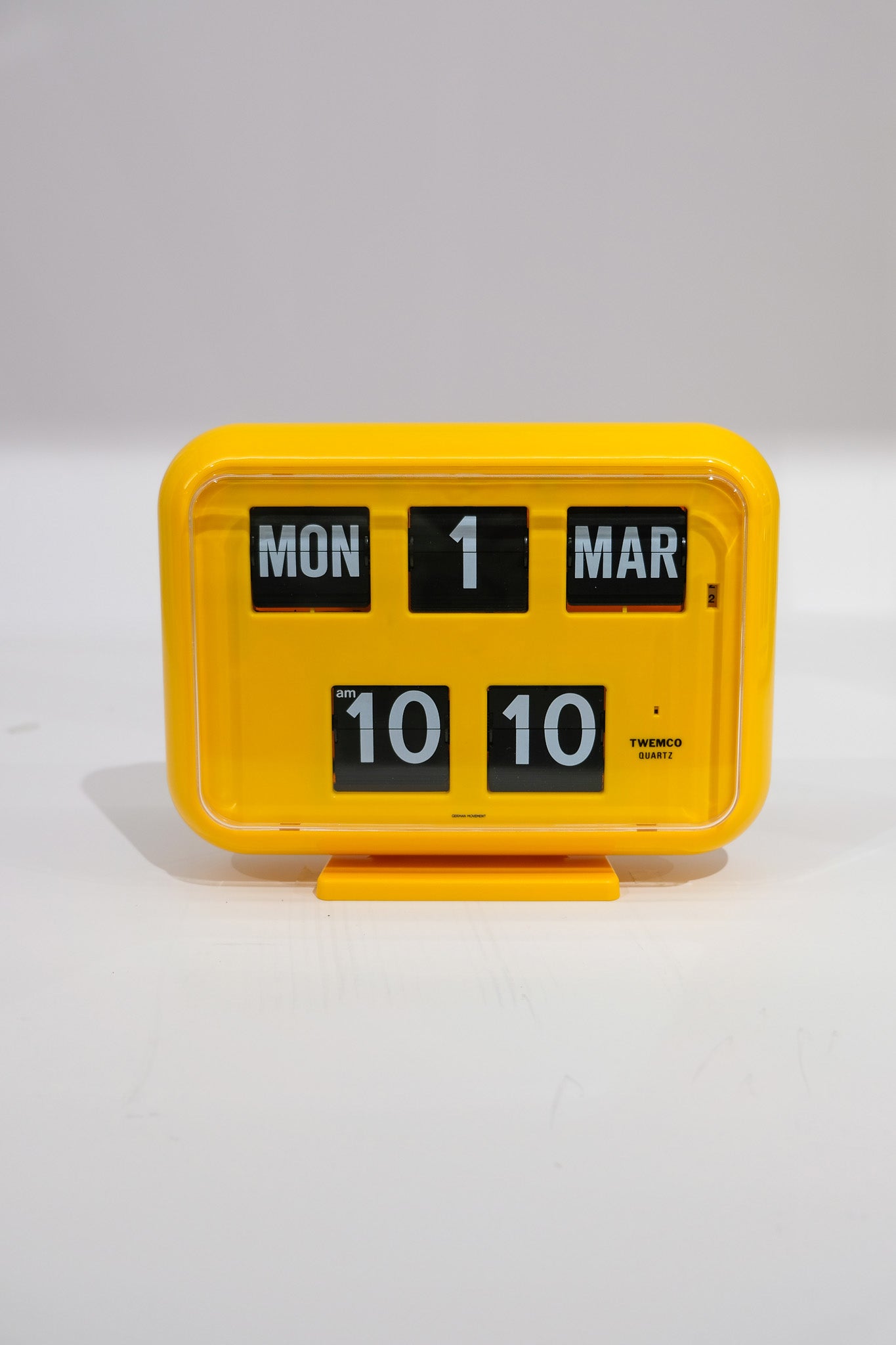 TWEMCO Calendar Flip Clock QD-35