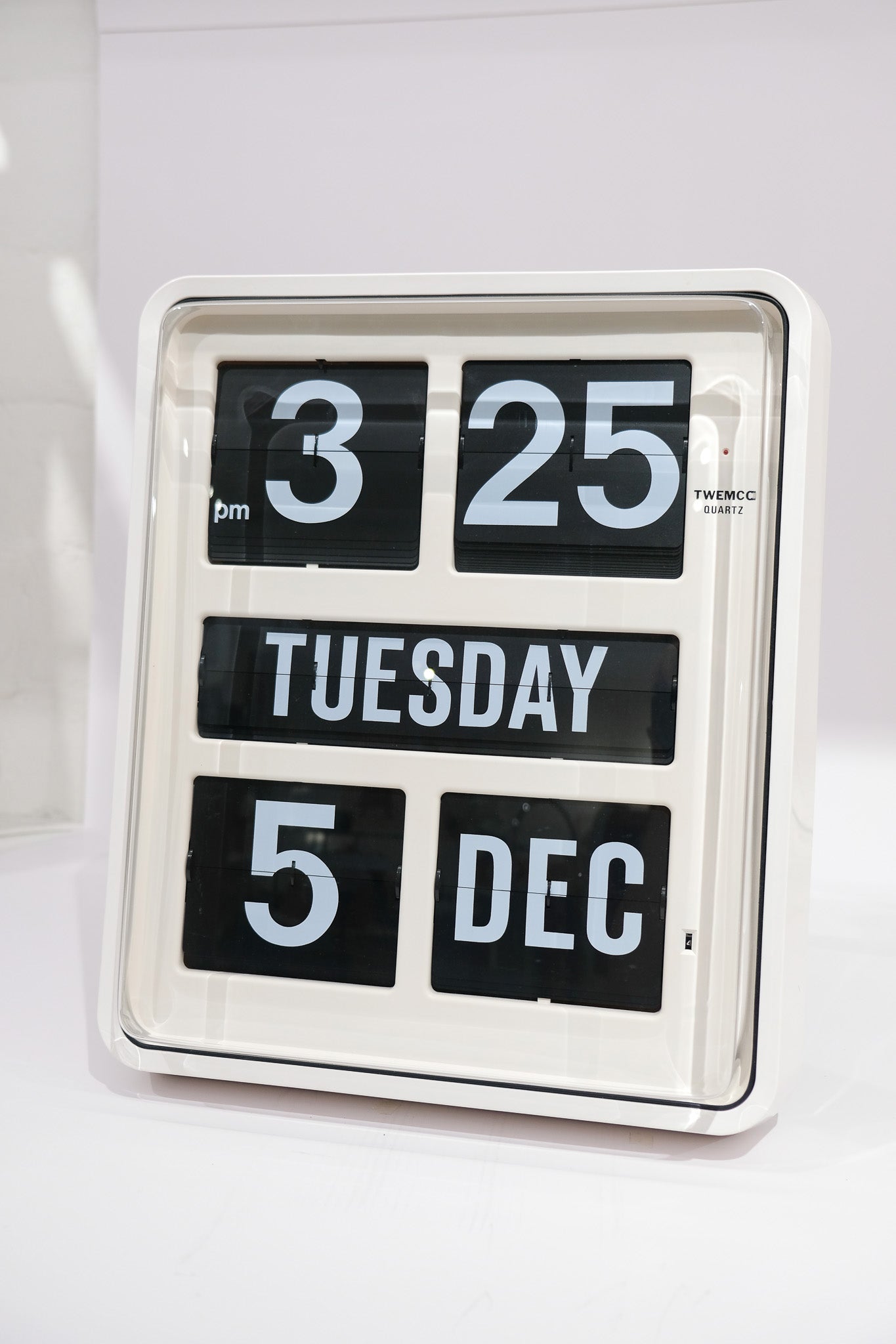 TWEMCO Calendar Wall Flip Clock BQ-1700
