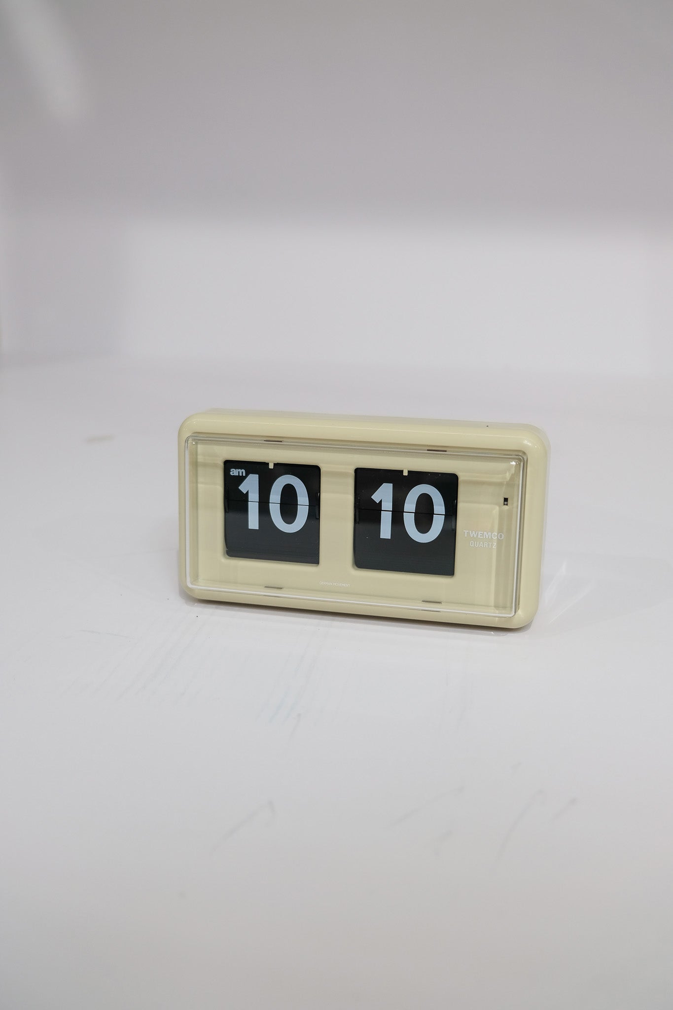 TWEMCO Classic Table Flip Clock QT-30