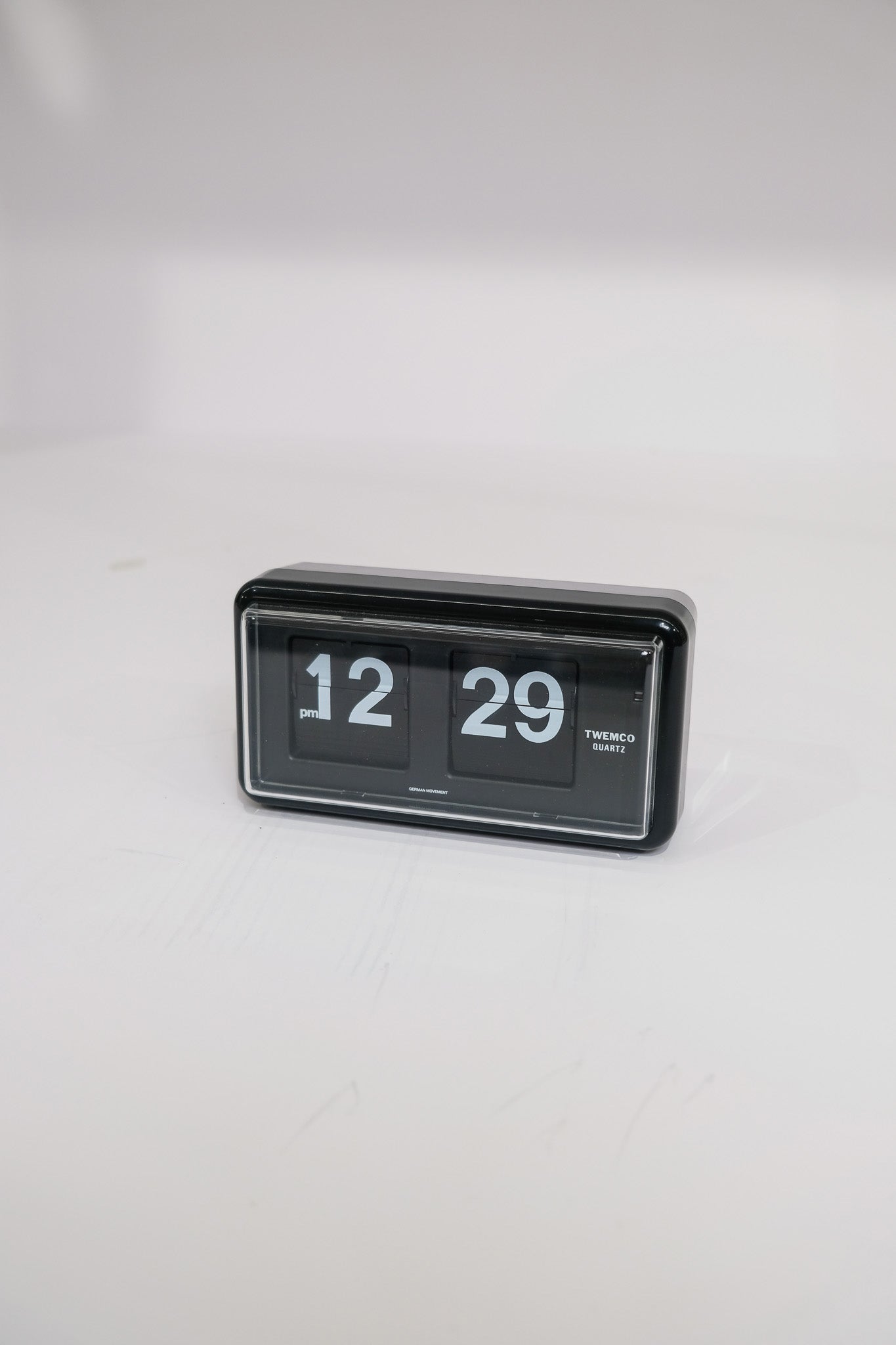 TWEMCO Classic Table Flip Clock QT-30