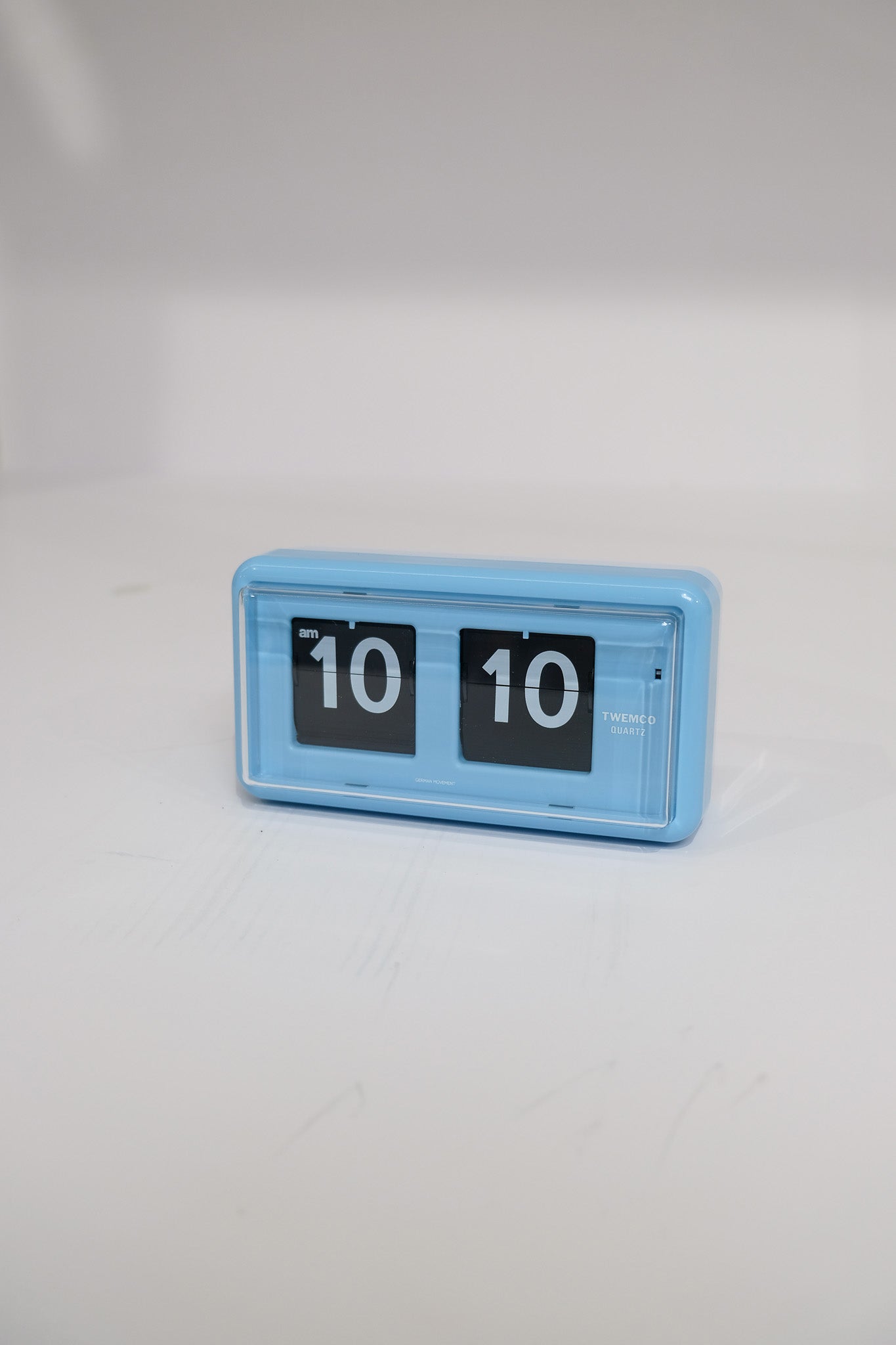 TWEMCO Classic Table Flip Clock QT-30
