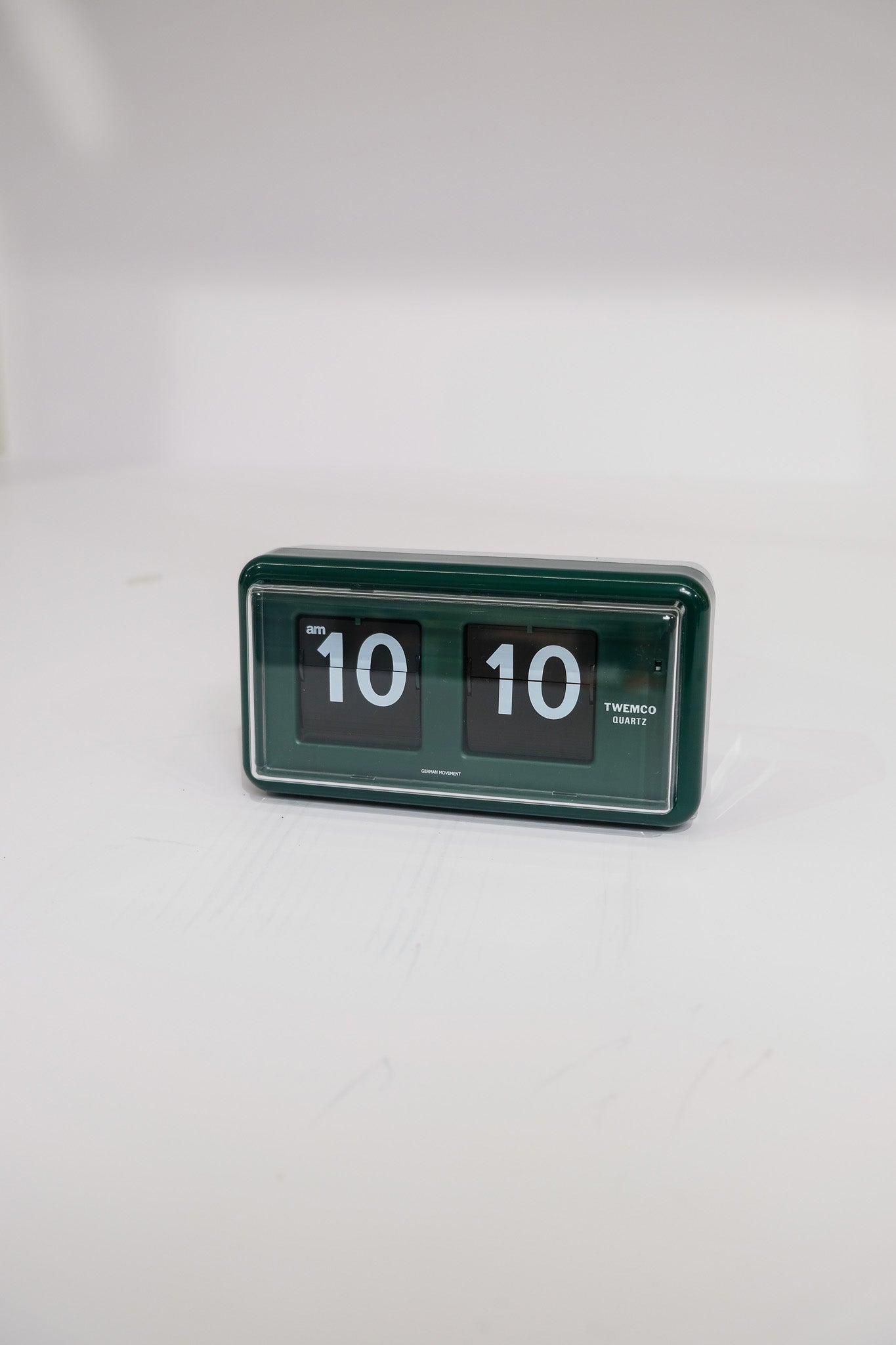 TWEMCO Classic Table Flip Clock QT-30