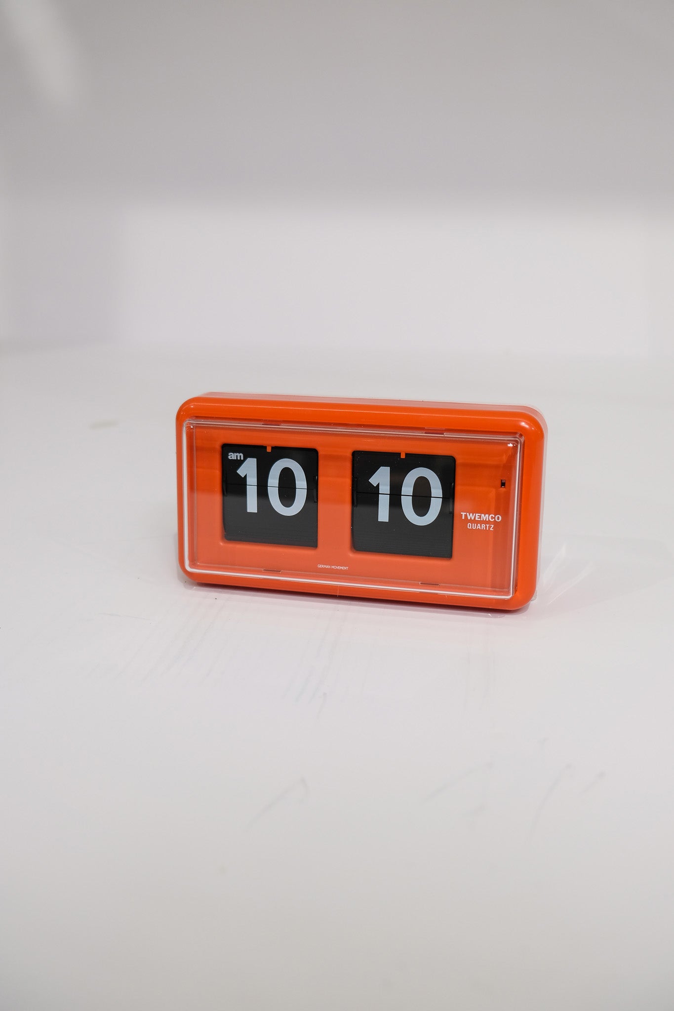 TWEMCO Classic Table Flip Clock QT-30