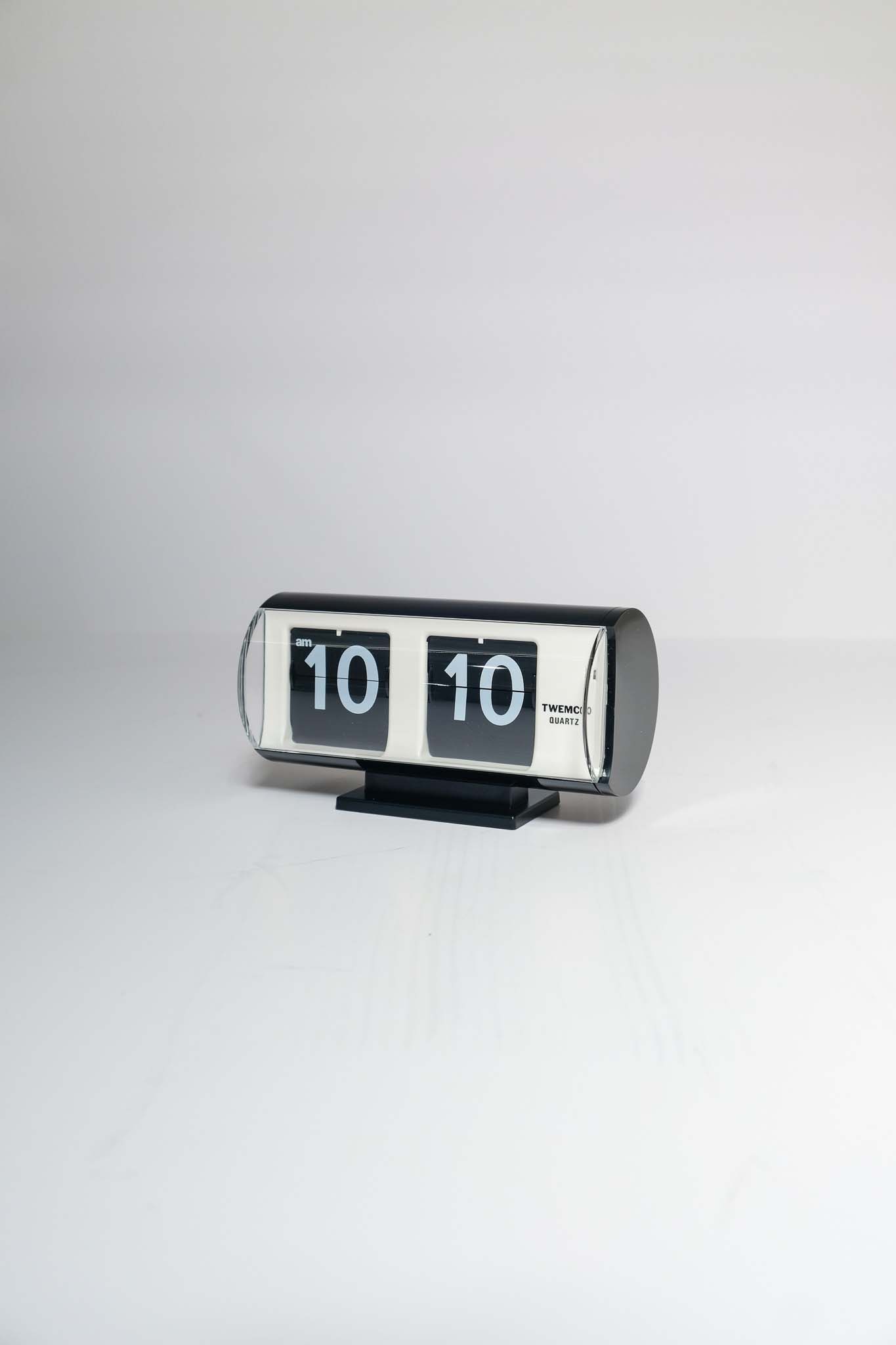 TWEMCO Classic Table Flip Clock QT-30T – renewfinds