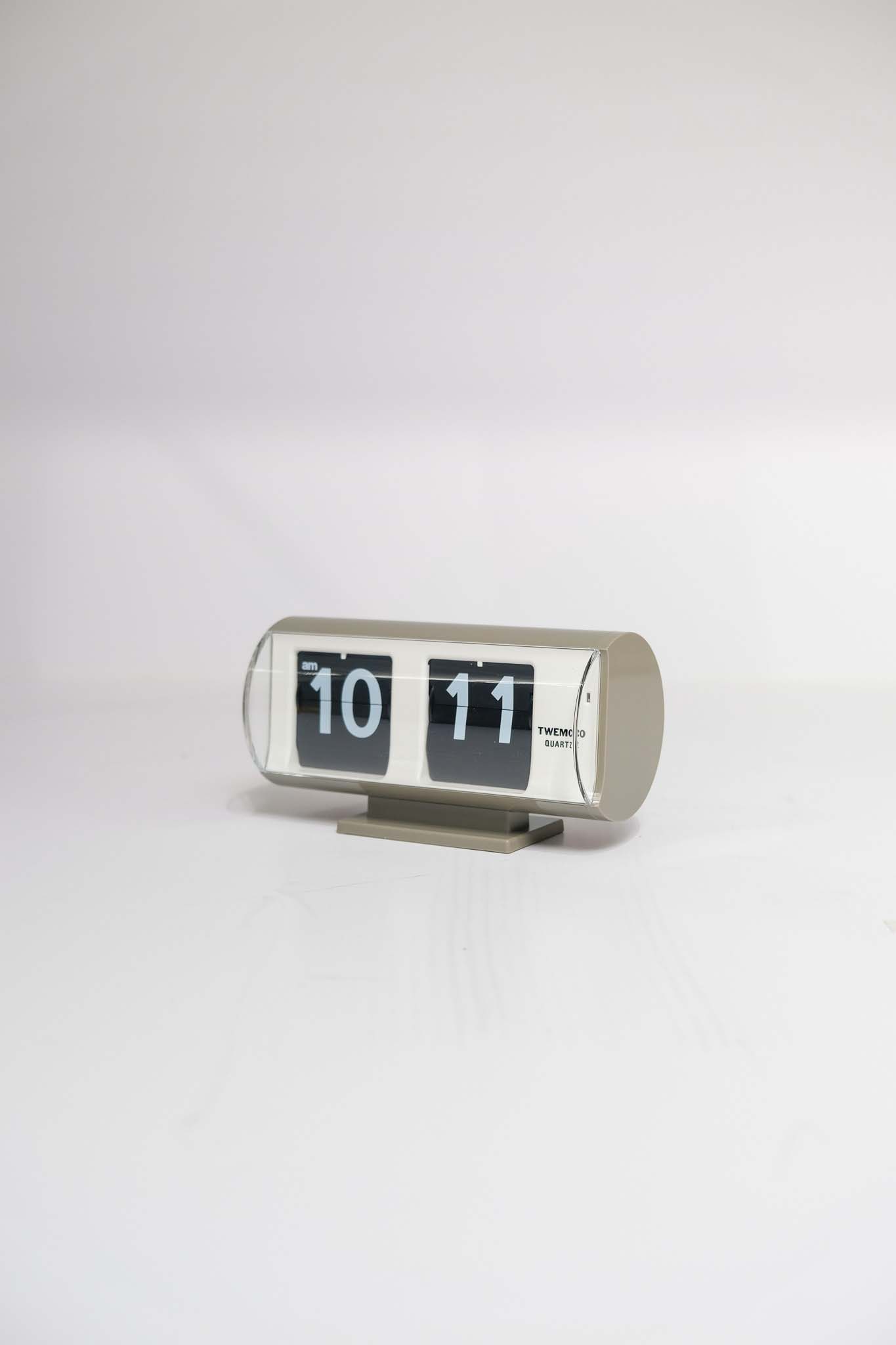TWEMCO Classic Table Flip Clock QT-30T – renewfinds