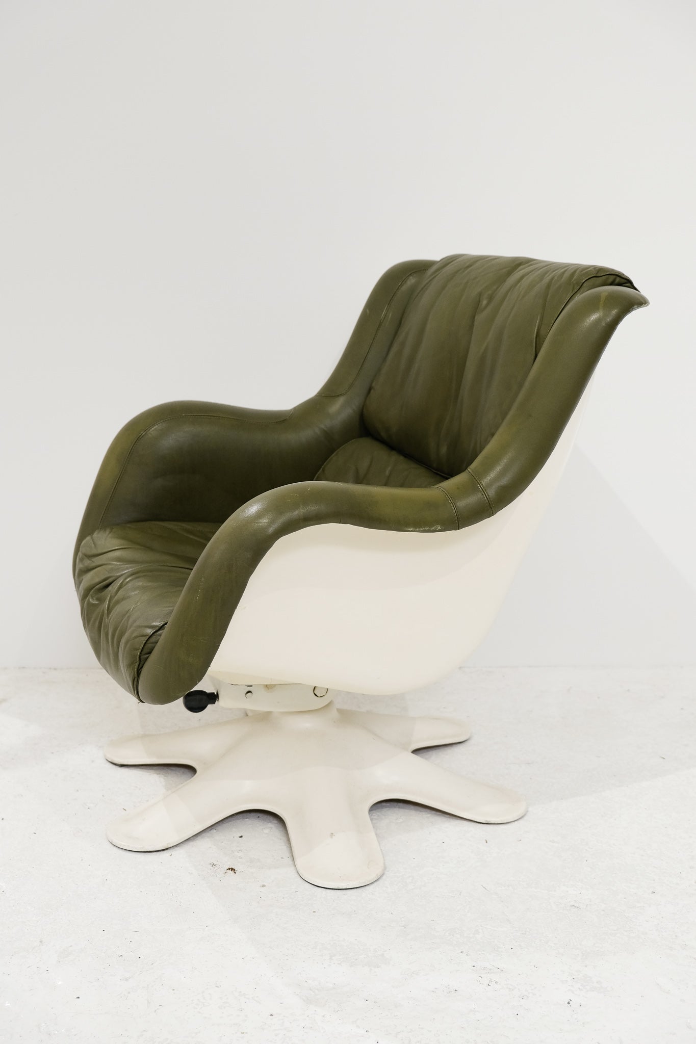 Yrjo Kukkapuro Lounge Chair for Haimi with Headrest