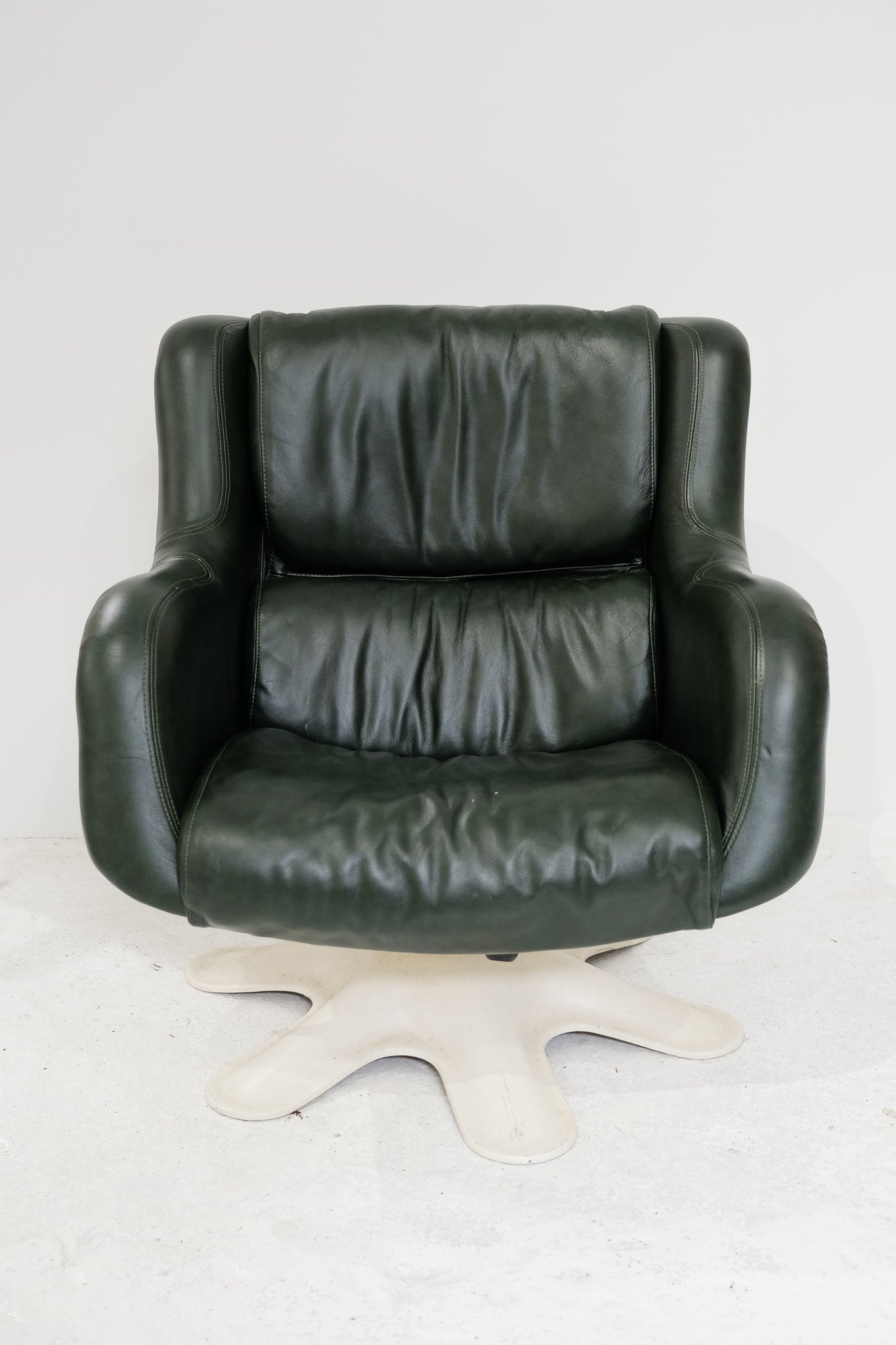 Yrjo Kukkapuro Lounge Chair for Haimi with Headrest