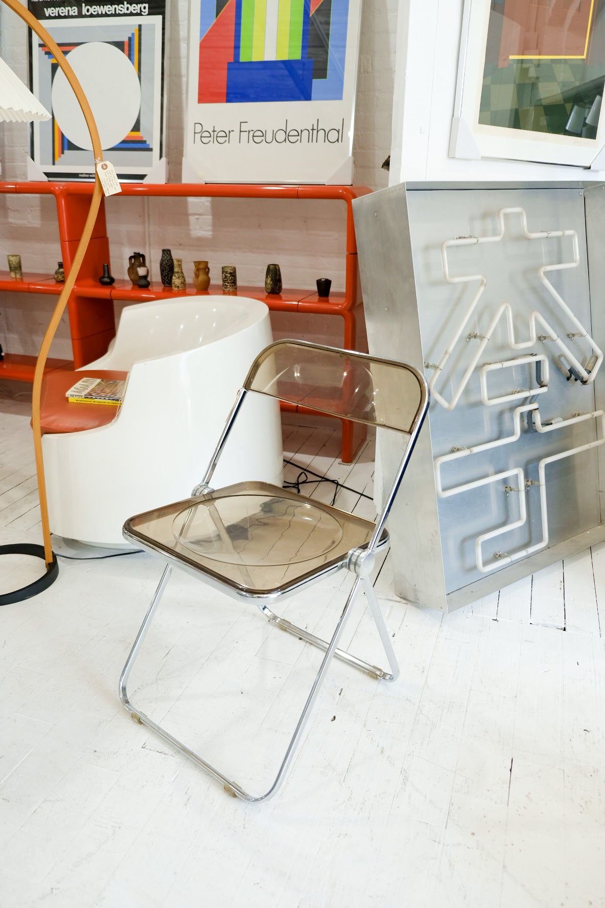 Plia Folding Chair by Giancarlo Piretti : RENTAL
