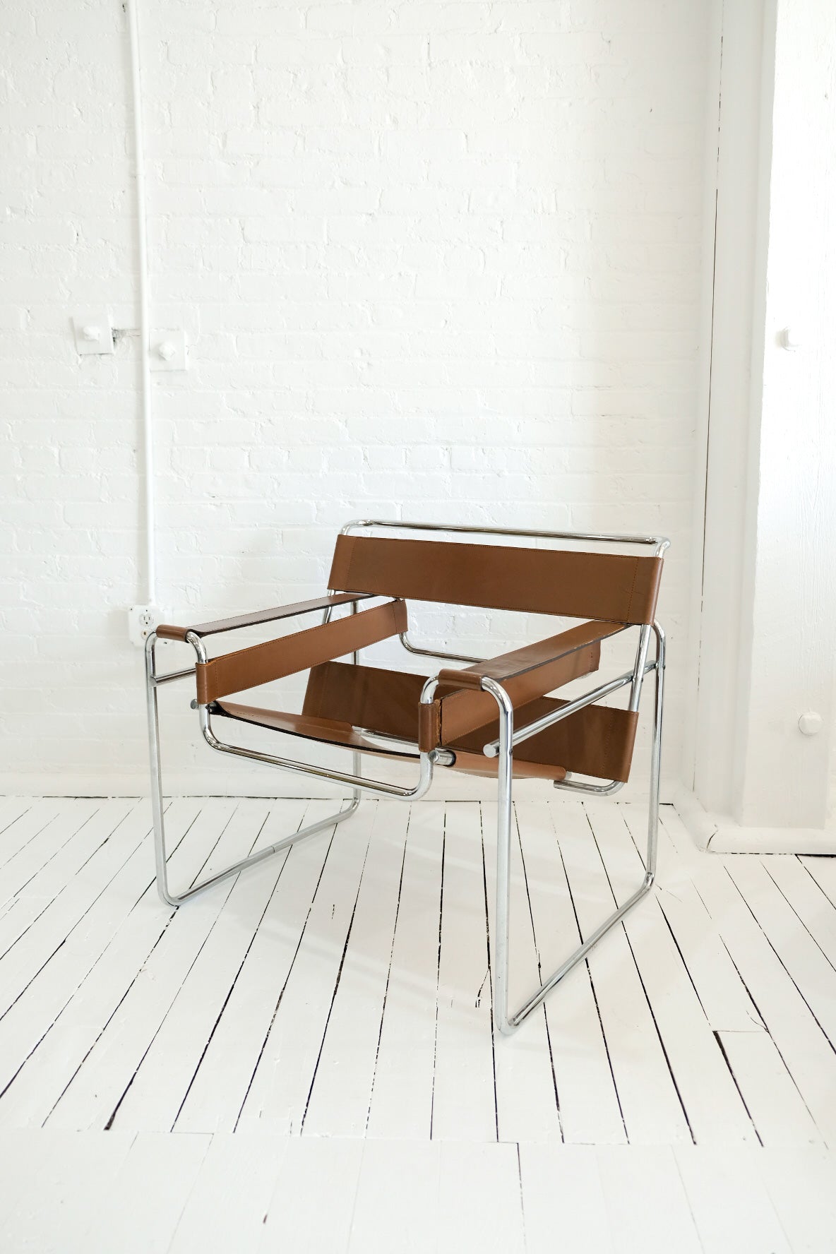 Wassily Brown Leather Lounge Chair for Knoll : RENTAL