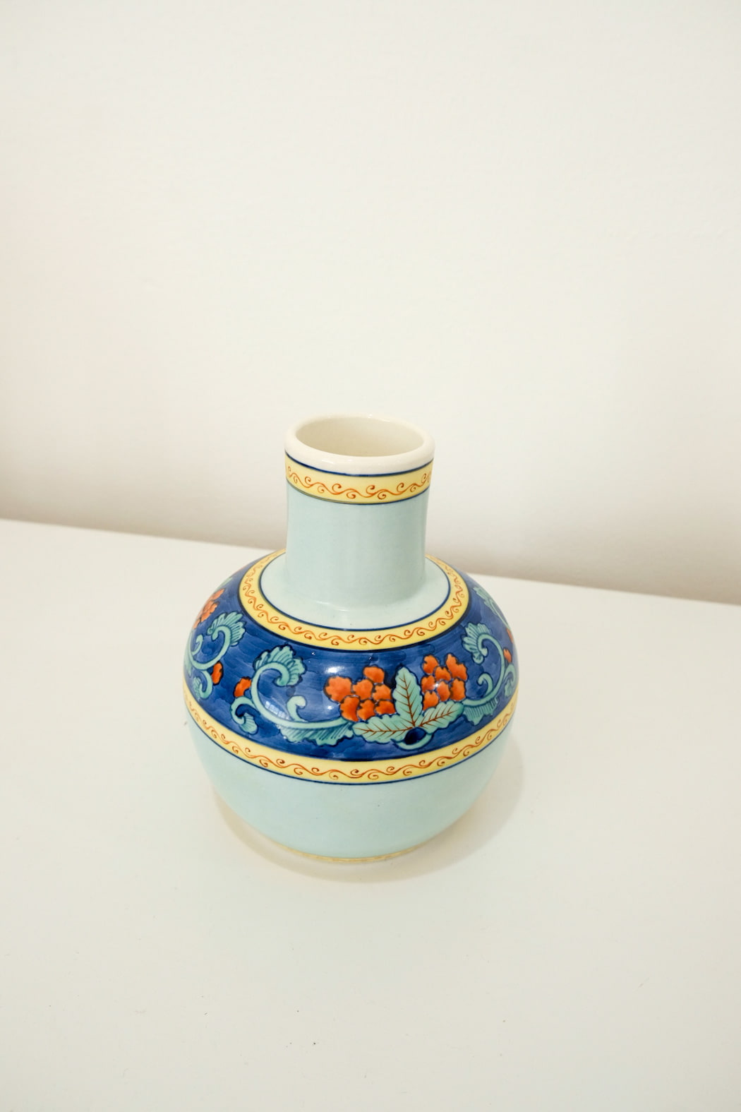 Vintage Kinkozan Japanese Bottle Vase Oriental