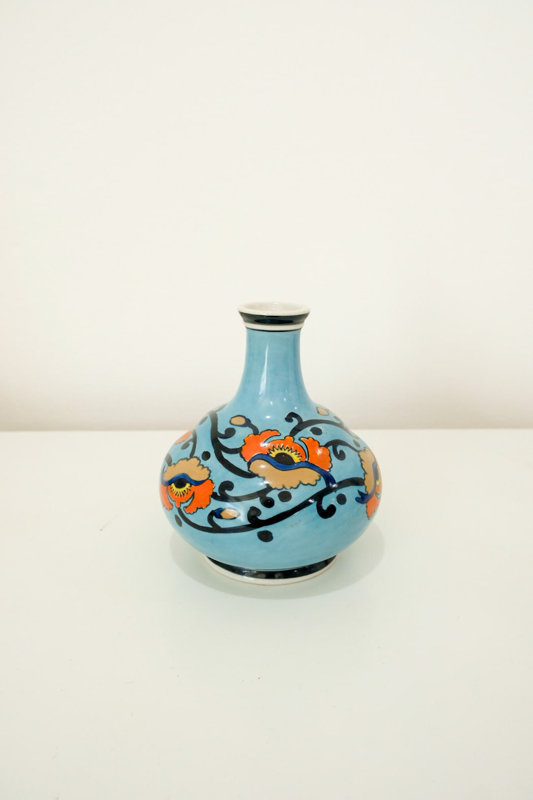 Vintage Kinkozan Japanese Narrow Neck Vase Blue